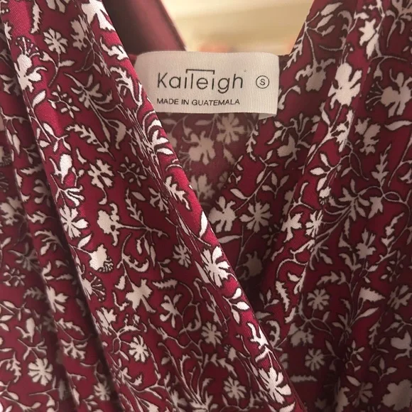 Kaileigh Burgundy Floral Jumpsuit Sz SM - Picture 4 of 6